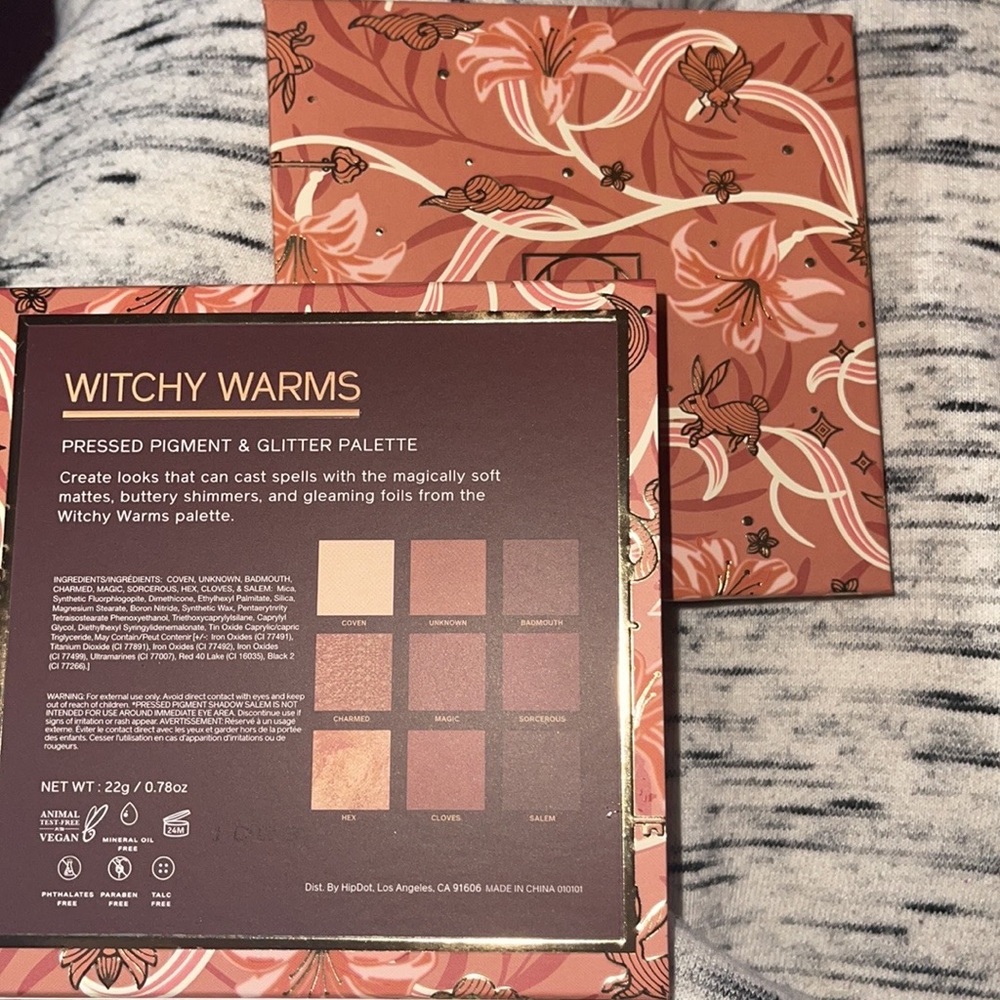 HipDot Eyeshadow Palette